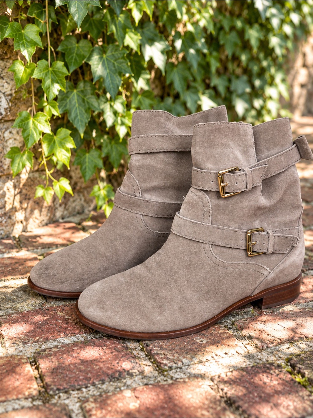 KATE SPADE Tan Suede Double Buckle Bow Back Low Heel Ankle Boots, 9.5
